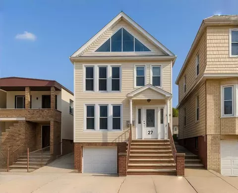 27 Washington Pkwy, Bayonne, NJ 07002