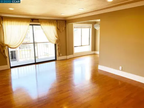 310 N Civic Dr #504, Walnut Creek, CA 94596