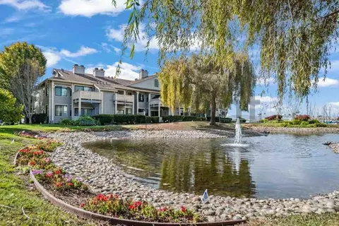 139 Shoreline Ct #139, Richmond, CA 94804