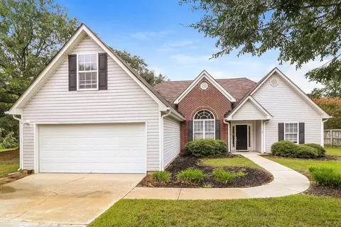 465 Aristocrat Dr, Loganville, GA 30052