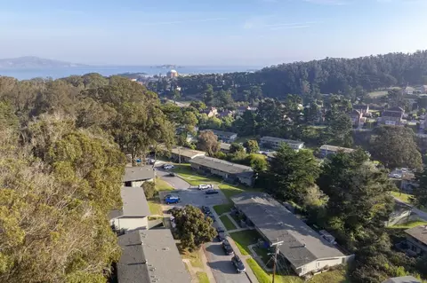 818 Quarry Rd #D, San Francisco, CA 94129