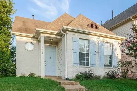 1262 Carlton Ridge Dr, Cordova, TN 38018