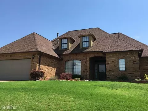 6308 N Bryant Ct, Warr Acres, OK 73122