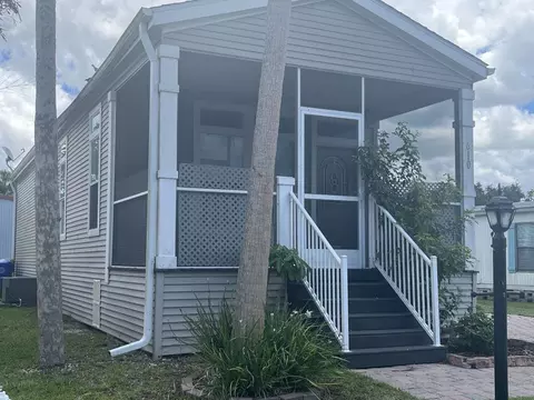 8775 20th St #610, Vero Beach, FL 32966