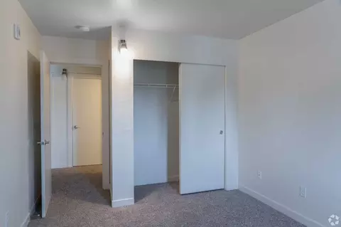 14232 E Burnside St, Portland, OR 97233