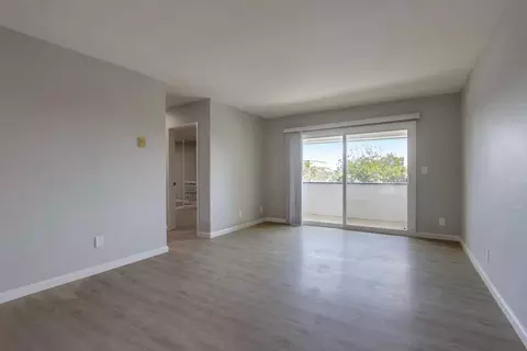 1650 Emerald St, San Diego, CA 92109