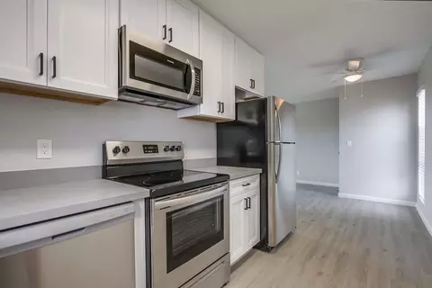 1650 Emerald St, San Diego, CA 92109