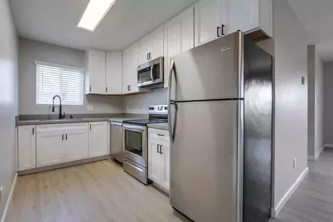 1650 Emerald St, San Diego, CA 92109
