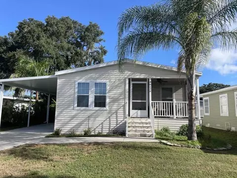 36126 Plum Ave, Grand Island, FL 32735