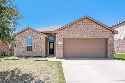 5126 Meadow Ln, Krum, TX 76249
