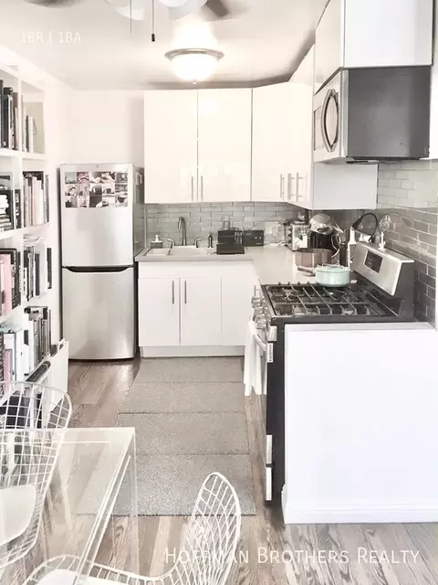 125 N Hamilton Dr #A, Beverly Hills, CA 90211