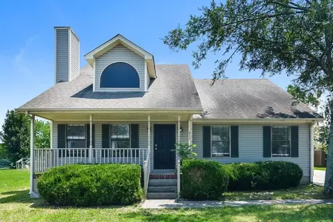 312 Pine Ridge Ln, La Vergne, TN 37086
