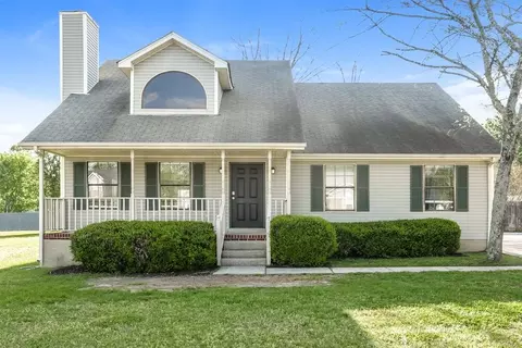312 Pine Ridge Ln, La Vergne, TN 37086