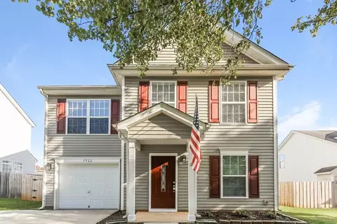 5922 Laurenfield Dr, Charlotte, NC 28269