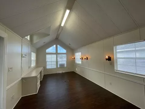36010 Sand Rd, Grand Island, FL 32735