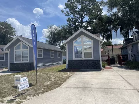 36010 Sand Rd, Grand Island, FL 32735