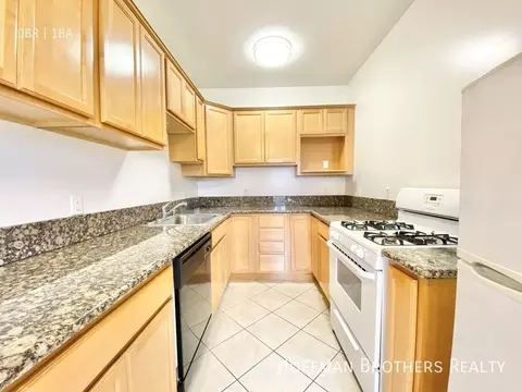800 N Las Palmas Ave #306A, Los Angeles, CA 90038