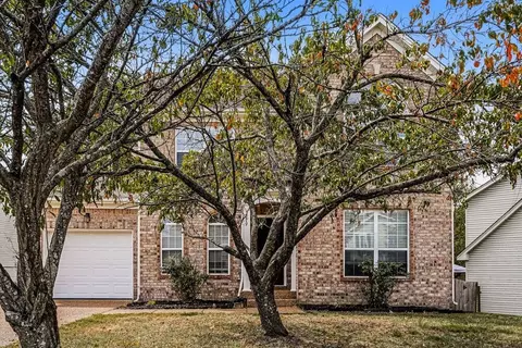 379 Dorr Dr, Goodlettsville, TN 37072