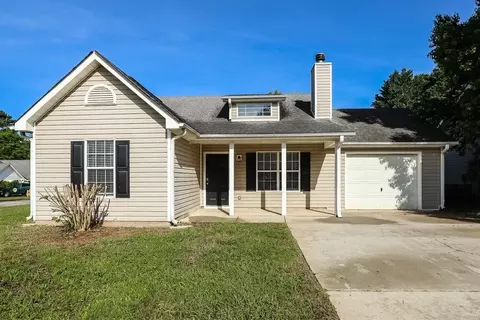 1299 N Hampton Dr, Hampton, GA 30228