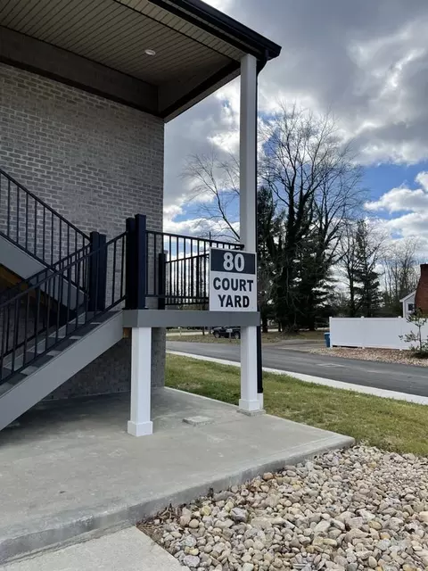90 Court Yard Ln #9, Amelia, OH 45102