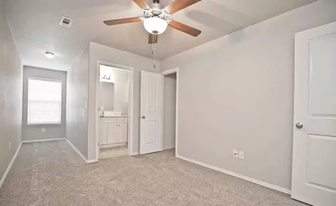 1402 S Haden St, Siloam Springs, AR 72761