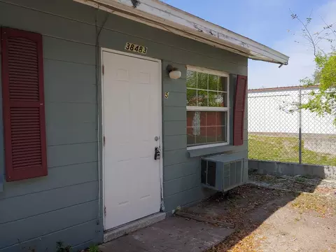 38483 6th Ave #5, Zephyrhills, FL 33542