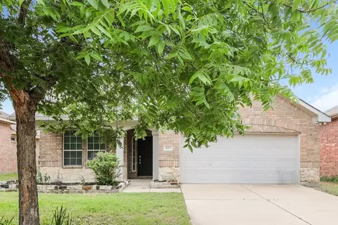 833 Bens Dr, Anna, TX 75409