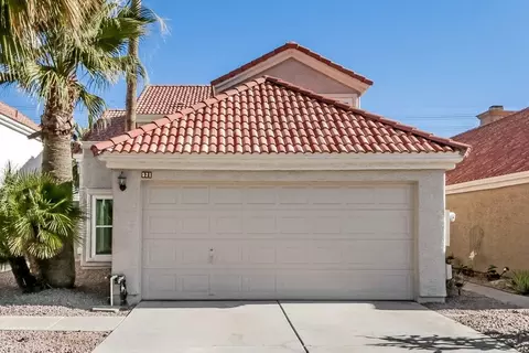 521 N Redrock St, Gilbert, AZ 85234