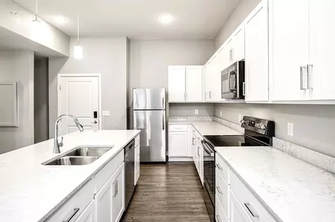 1202 S 177th Plz, Omaha, NE 68130 photo 9