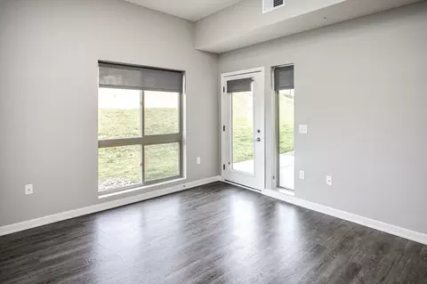 1202 S 177th Plz, Omaha, NE 68130 photo 4