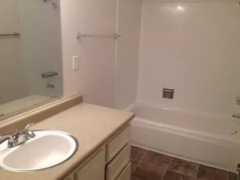 9730 SW 35th Dr, Portland, OR 97219