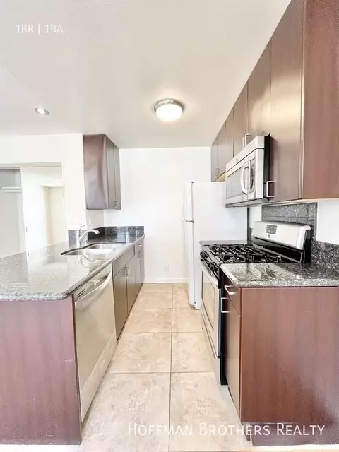 860 S Ardmore Ave #111, Los Angeles, CA 90005