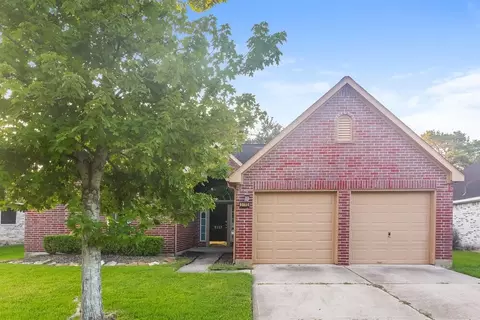 5113 Orange Blossom Ct, League City, TX 77573