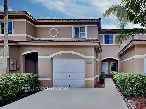 7950 S Southwood Cir, Davie, FL 33328