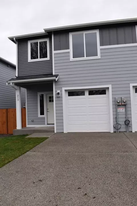 211 123rd St S, Parkland, WA 98444