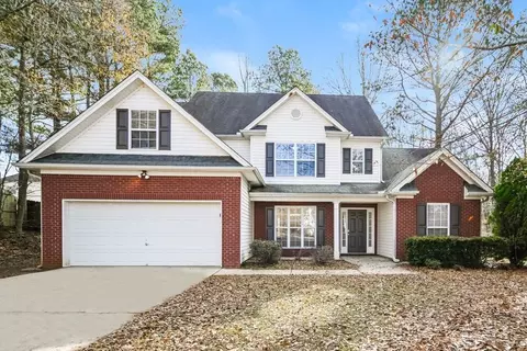 859 Betsy Ross Trl, Hampton, GA 30228