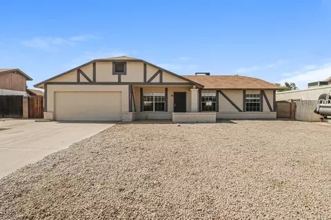 335 E Harwell Rd, Gilbert, AZ 85234
