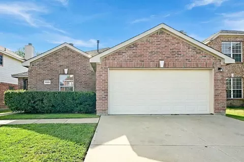 4625 Sleepy Ridge Cir, Fort Worth, TX 76133