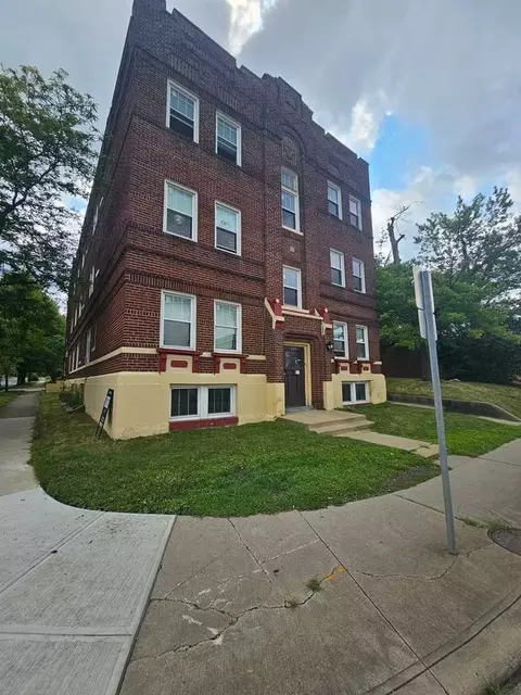 1933 Lee Rd, Cleveland Heights, OH 44118