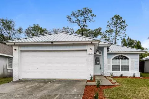 6131 Alpenrose Ave, Jacksonville, FL 32256