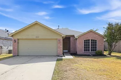 1037 Harriman Dr, Saginaw, TX 76131
