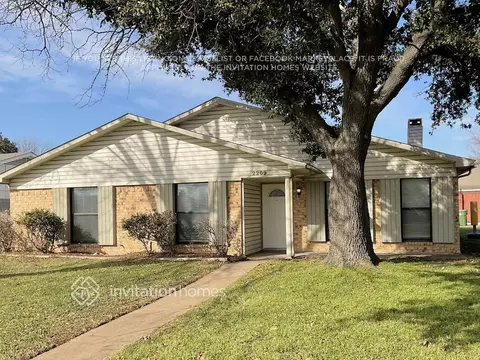 2209 Bowie Dr, Carrollton, TX 75006