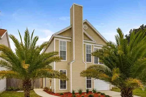 653 Staffordshire Dr E, Jacksonville, FL 32225