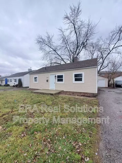 3077 Brownlee Ave, Columbus, OH 43227