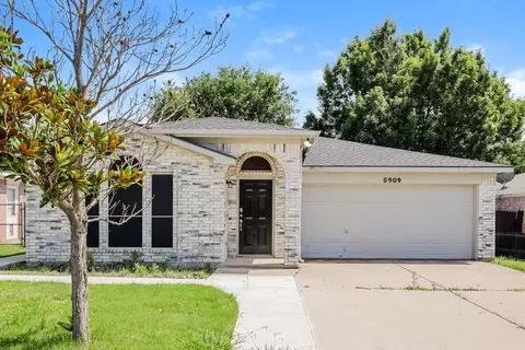 5909 Northfield Dr, Fort Worth, TX 76179