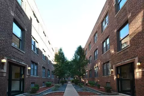 817 W Cornelia Ave #204, Chicago, IL 60657