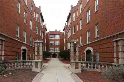 552 W Aldine Ave #GR, Chicago, IL 60657