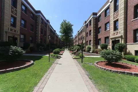 817 W Waveland Ave #1N, Chicago, IL 60613