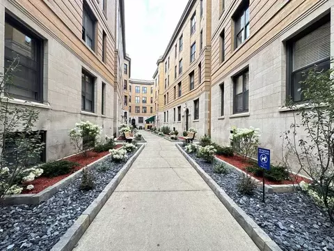 438 W Belden Ave #20, Chicago, IL 60614