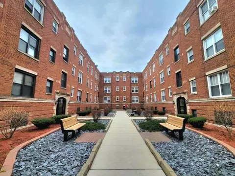 951 W Cornelia Ave #3D, Chicago, IL 60657